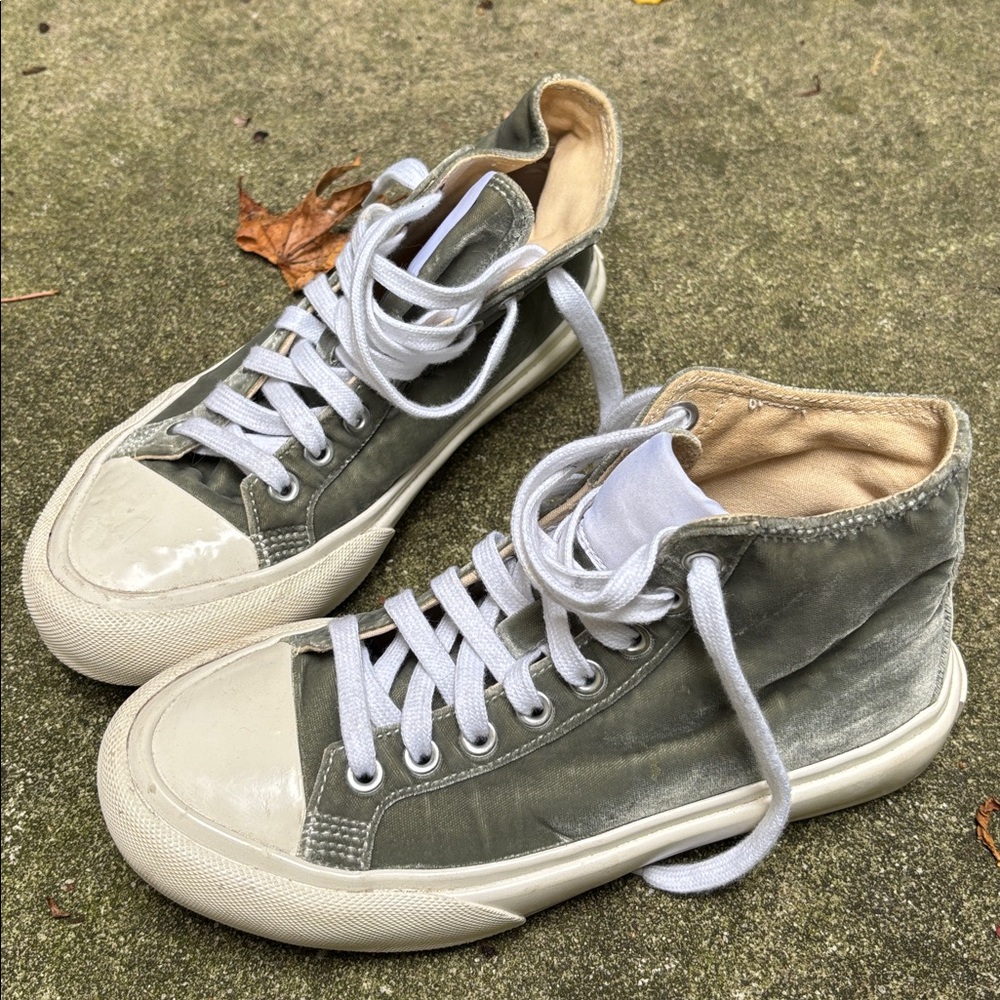 High-Top velvet Sneakers